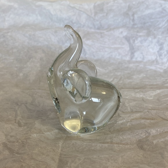 Vintage Clear Blown Glass Elephant Paperweight Lucky Trunk Up Figurine - Small - Picture 3 of 5